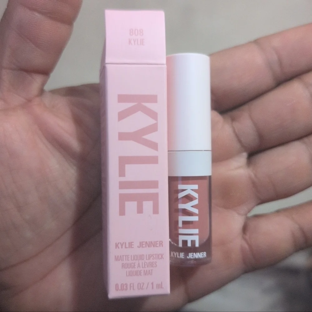 Matte Liquid Lipstick -808 Kylie Pink 1ML